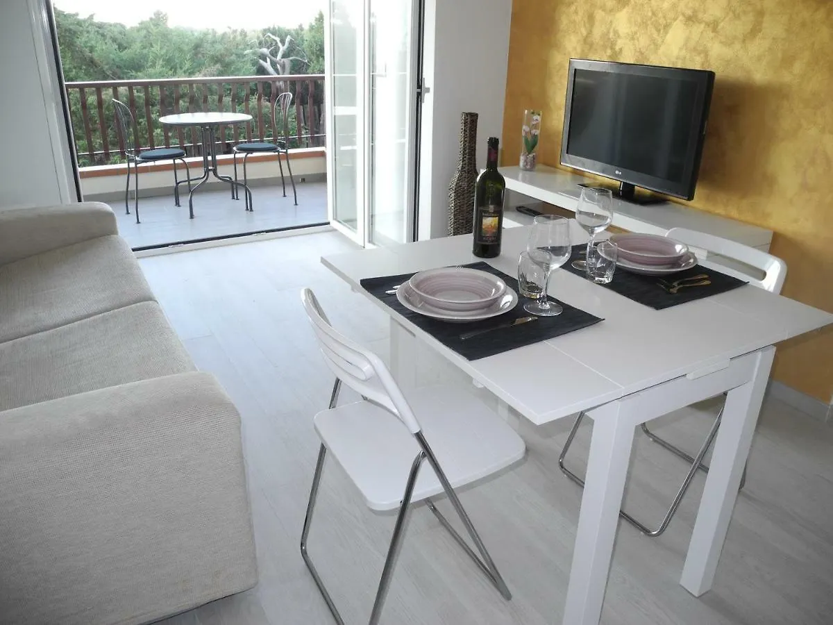 Marina Apartment Gioiosa Marea