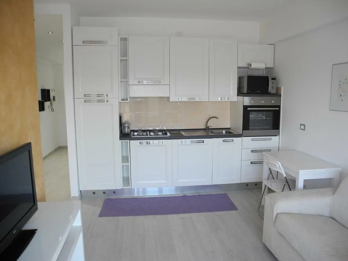 Vakantiehuis Marina Apartment Gioiosa Marea