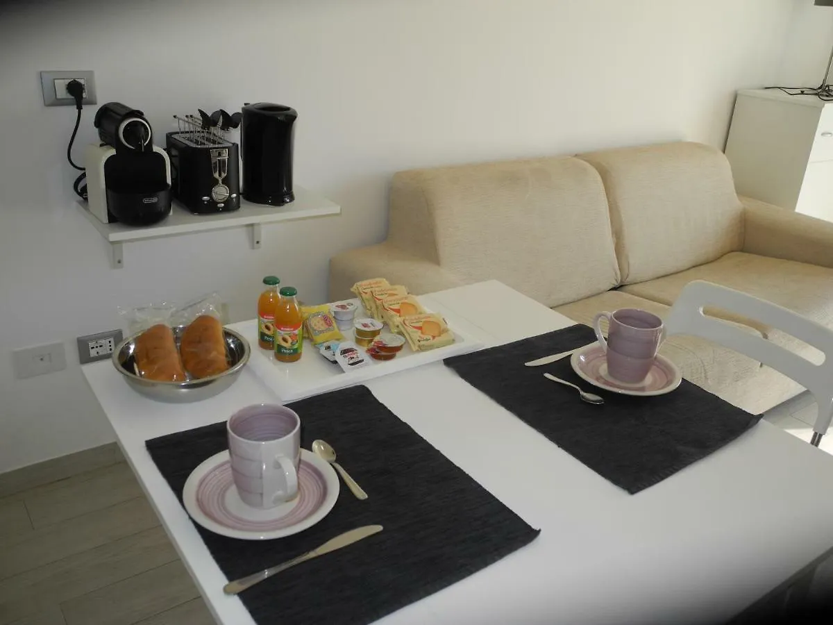 Marina Apartment Gioiosa Marea Italien