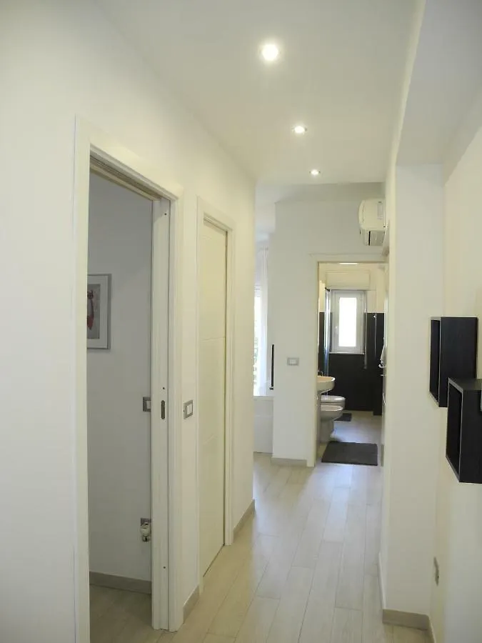 Marina Apartment Gioiosa Marea 0*,  Italien
