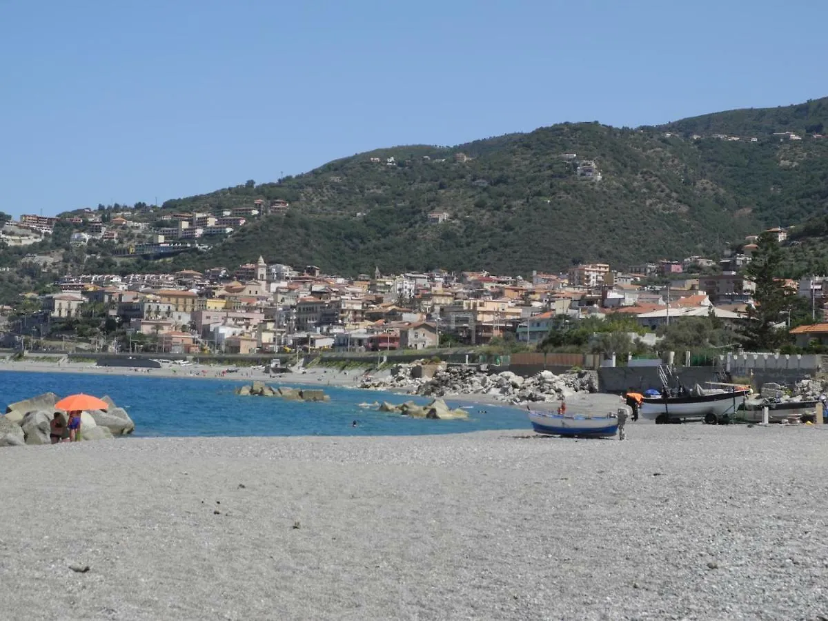 Vakantiehuis Marina Apartment Gioiosa Marea